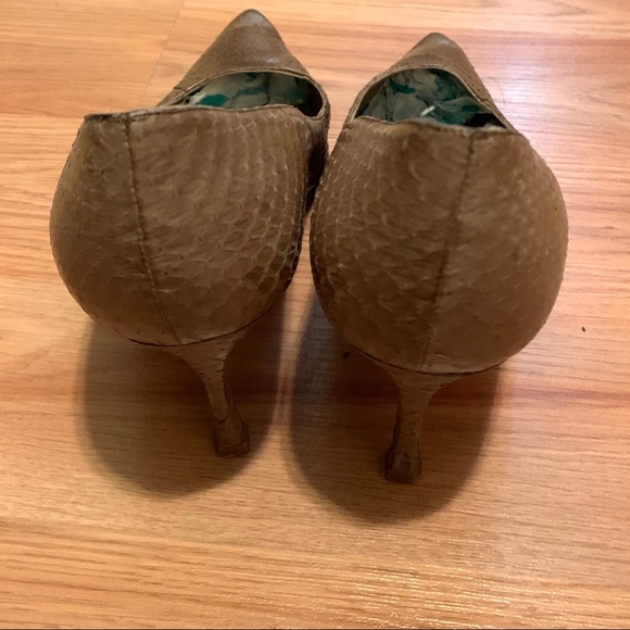 Manolo Blahnik Snakeskin Pointed Toe Pumps - 8 - Picture 4 of 8